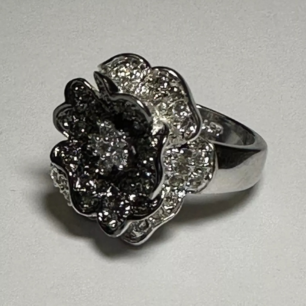 Vintage Nolan Miller Black Ice Pave Crystal Flower Ring Size 7 45$